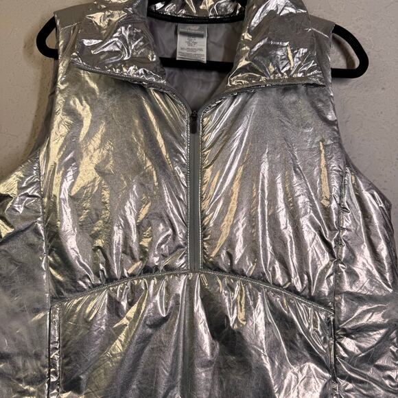 NEW BALANCE Vest Medium Shine Radiant Heat Metallic Silver Half Zip High Collar - Picture 5 of 12